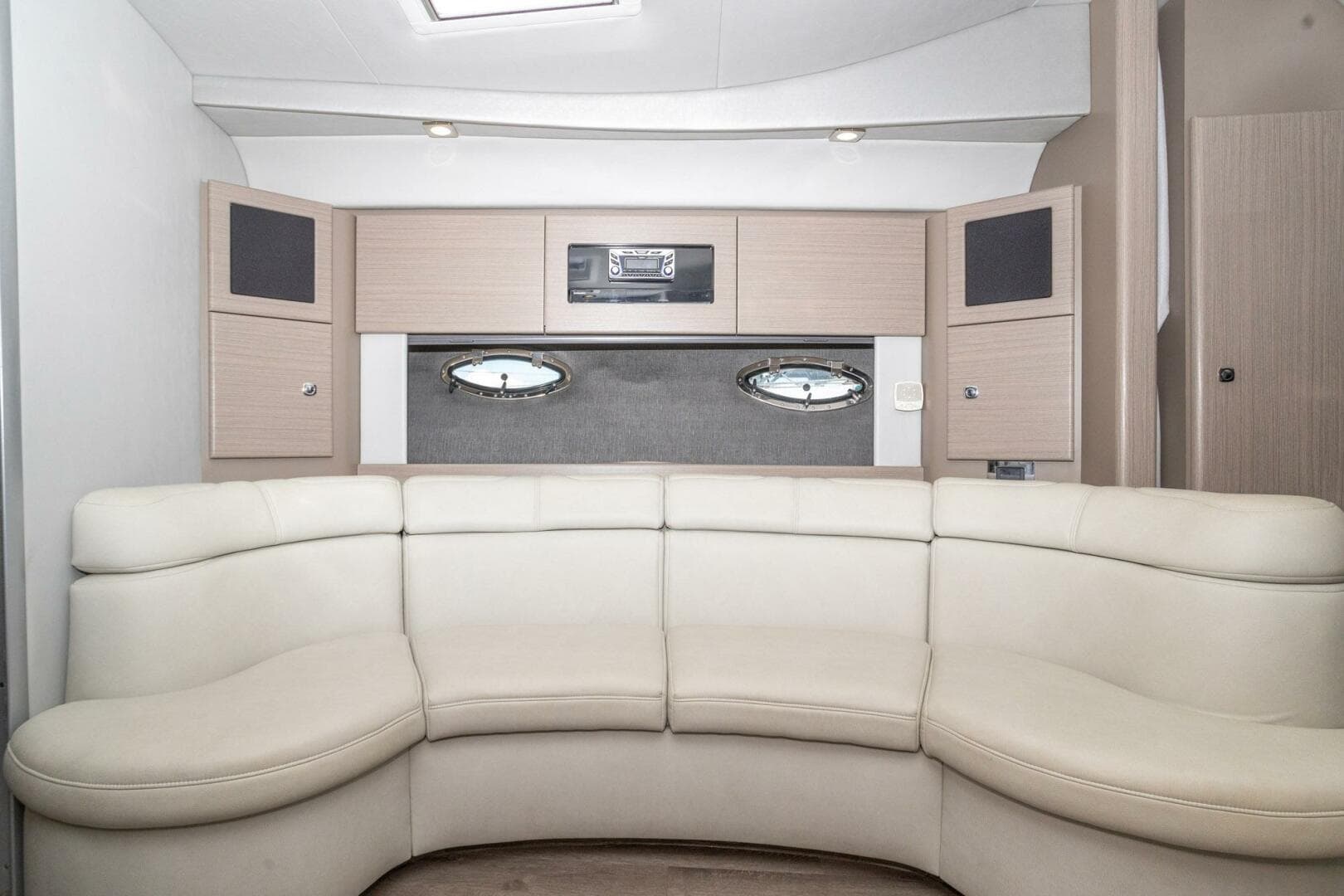 2018 Formula 37 Performance Cruiser — photo 43