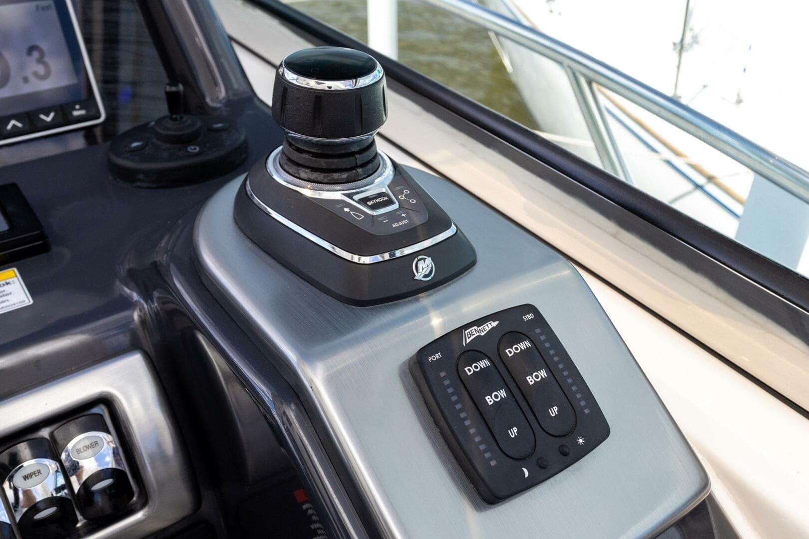 2018 Formula 37 Performance Cruiser — photo 14