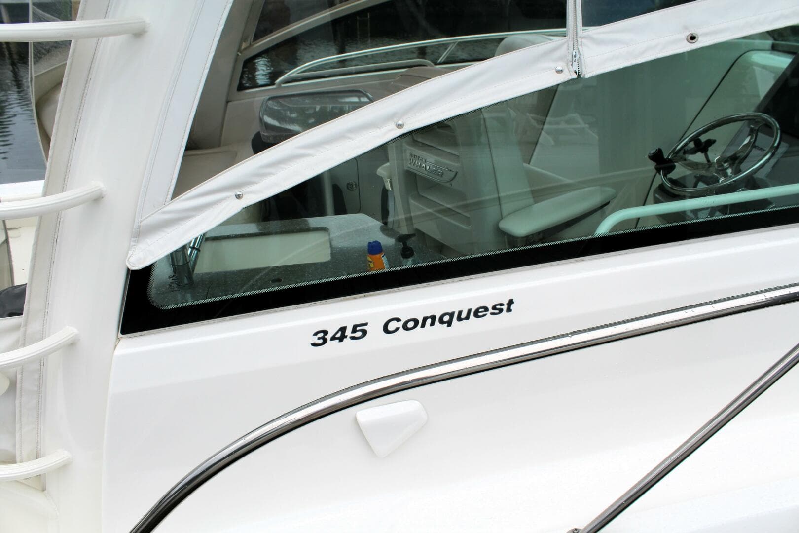 2017 Boston Whaler 345 Conquest — photo 19