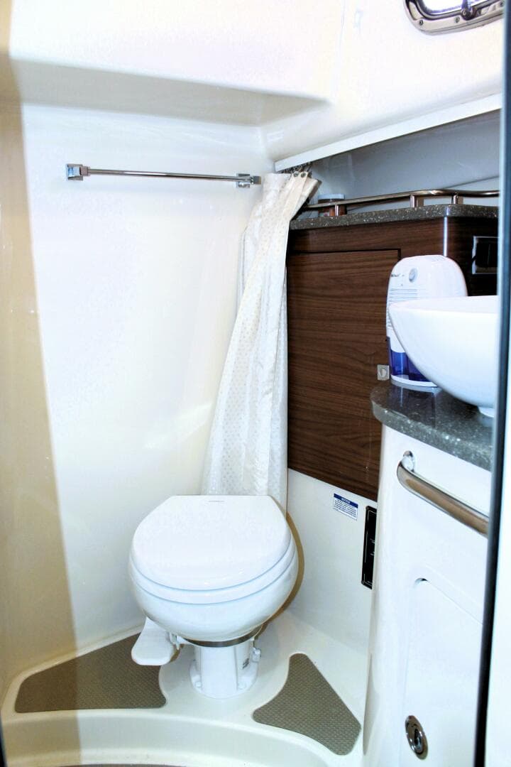 2017 Boston Whaler 345 Conquest — photo 14