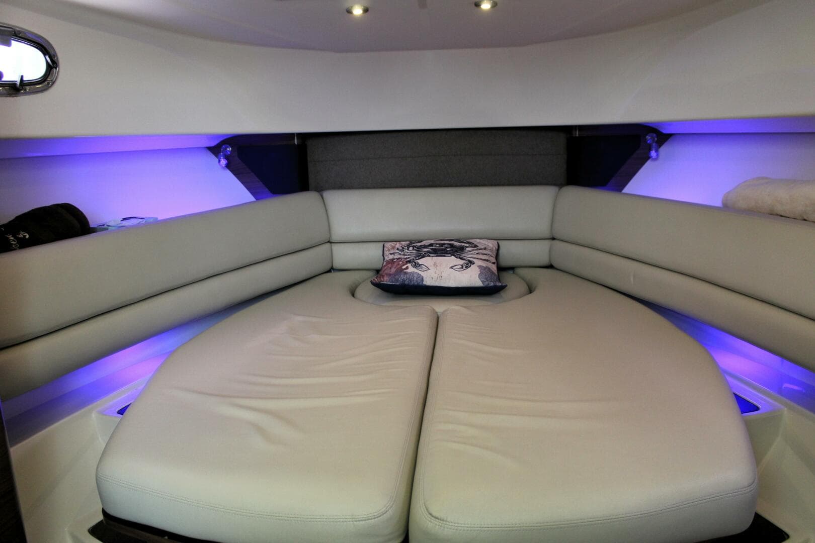 2017 Boston Whaler 345 Conquest — photo 15