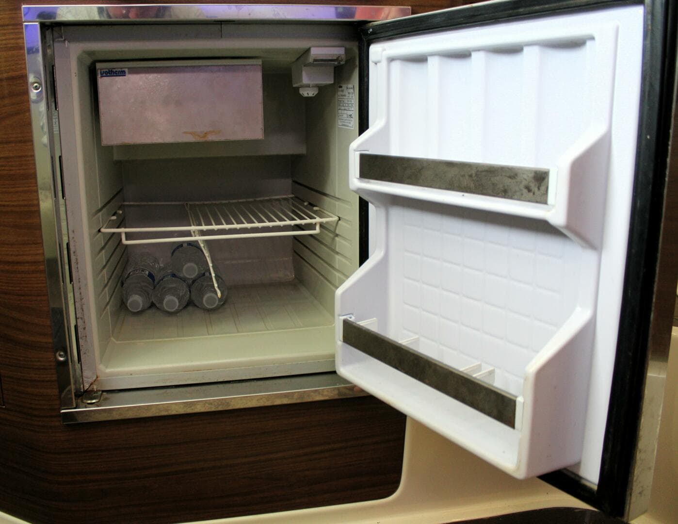 2017 Boston Whaler 345 Conquest — photo 13