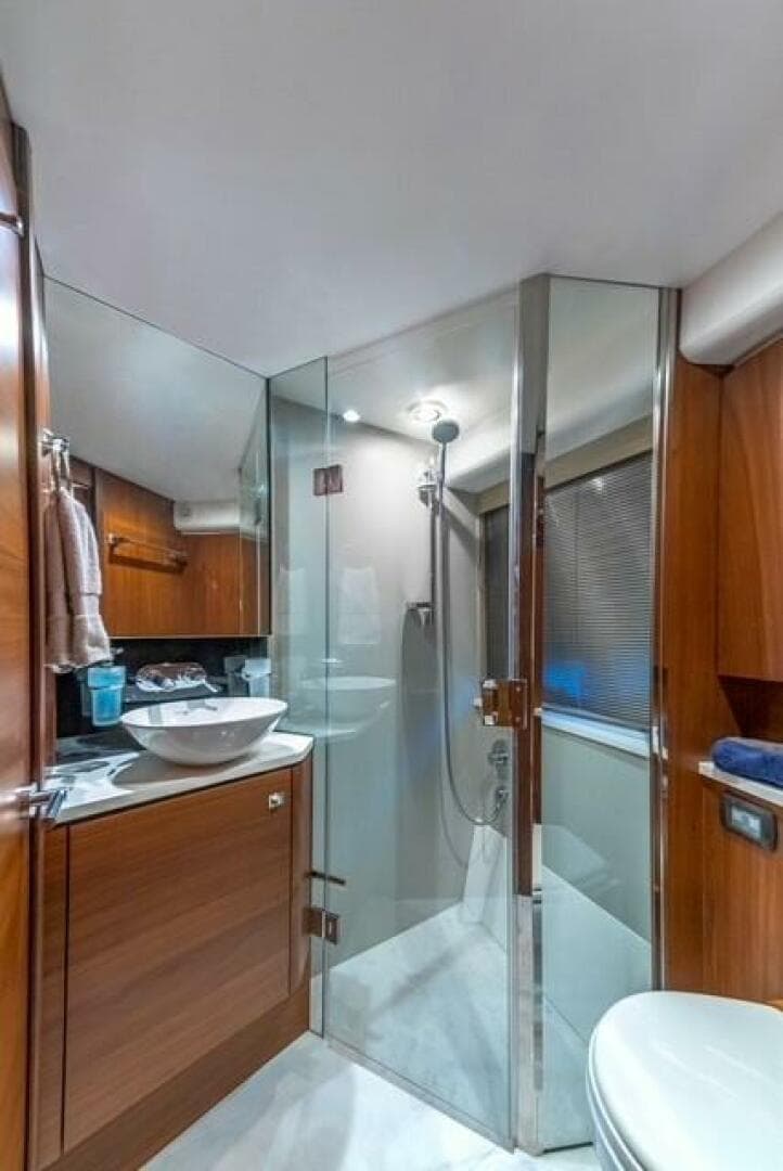 2017 Princess V48 — photo 25