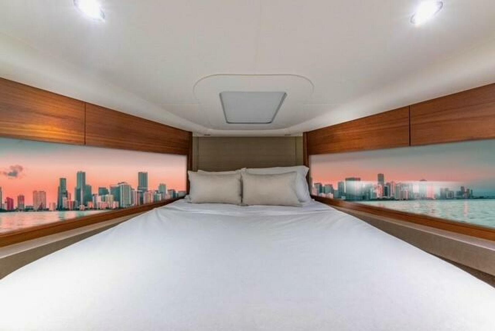 2017 Princess V48 — photo 19