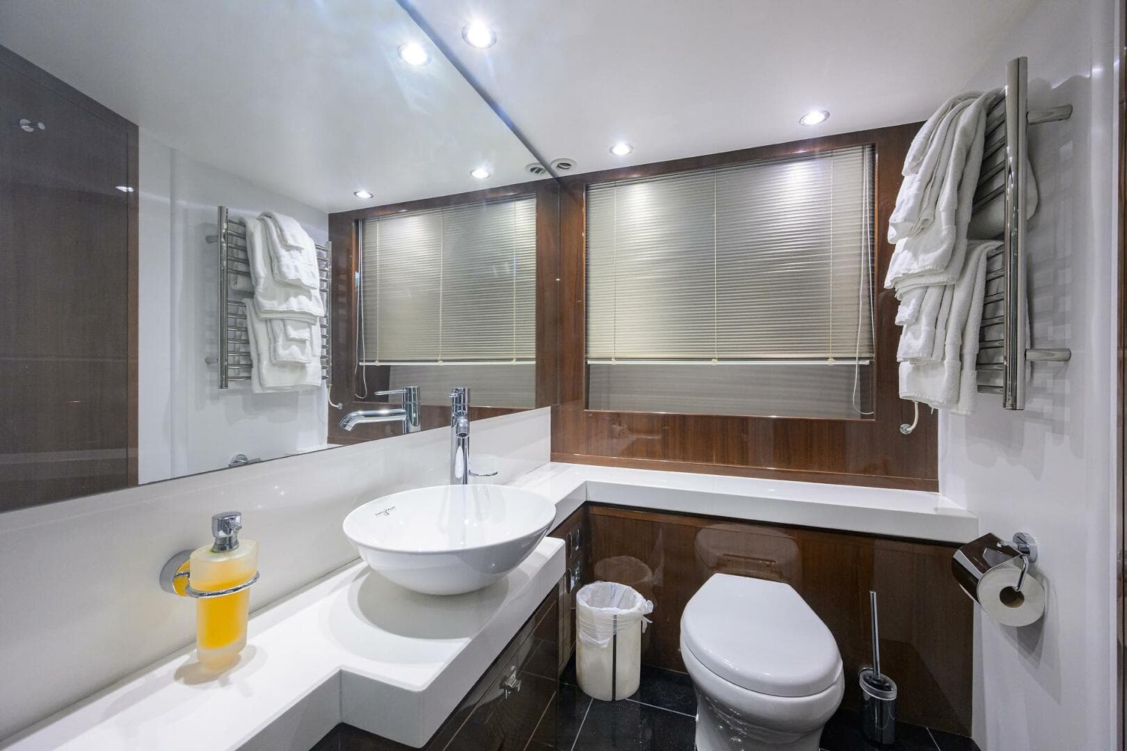 2016 Princess F64 — photo 40