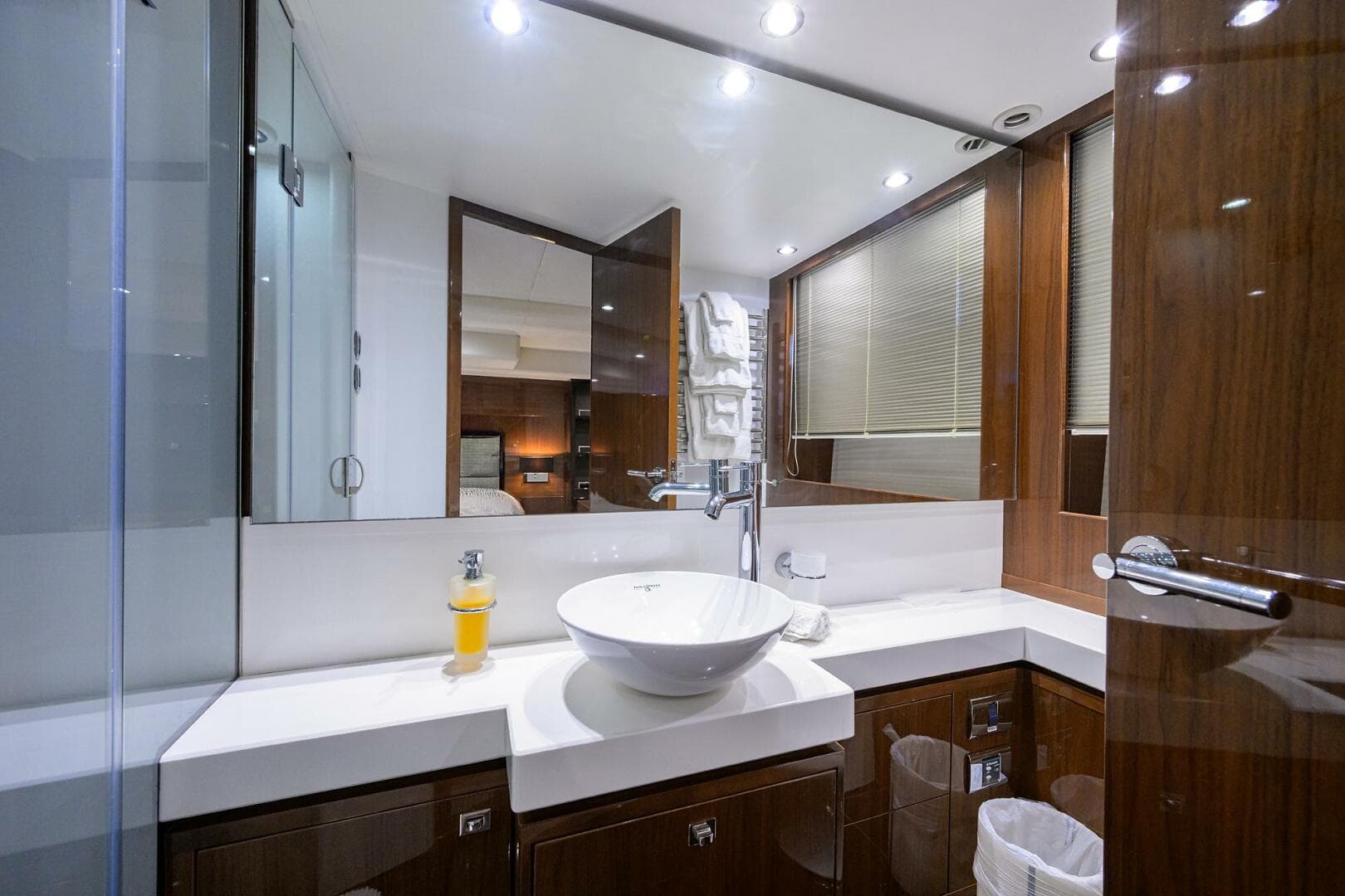 2016 Princess F64 — photo 38