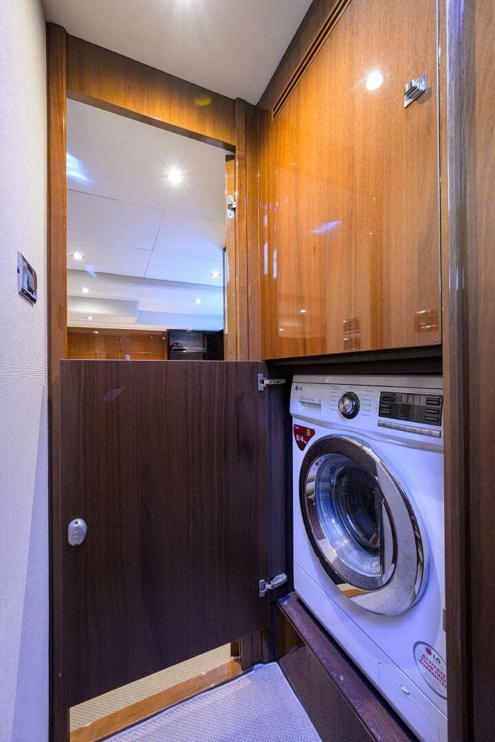 2016 Princess F64 — photo 48