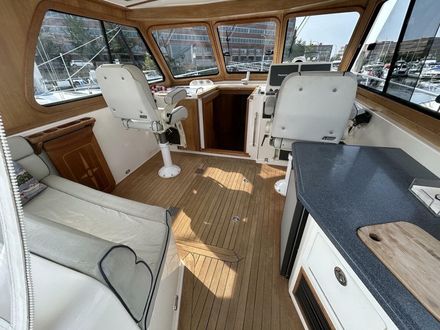 2005 Sabre 38 — photo 9