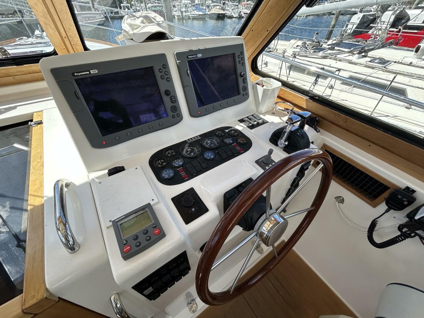 2005 Sabre 38 — photo 15