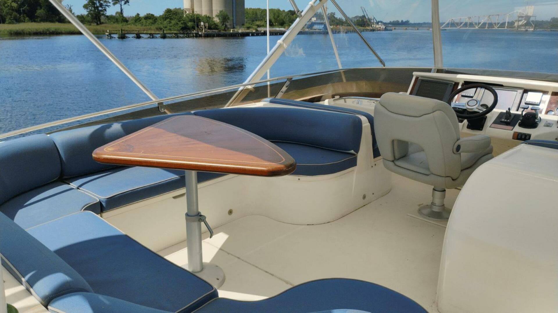 2001 Viking Princess 72 — photo 12