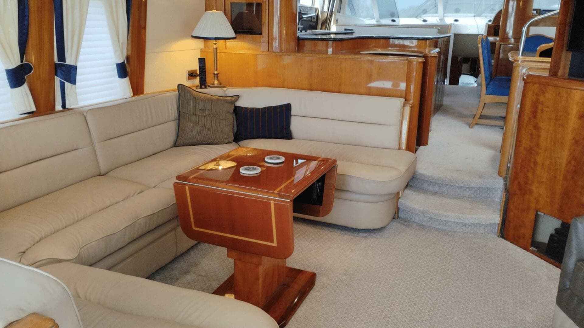 2001 Viking Princess 72 — photo 14