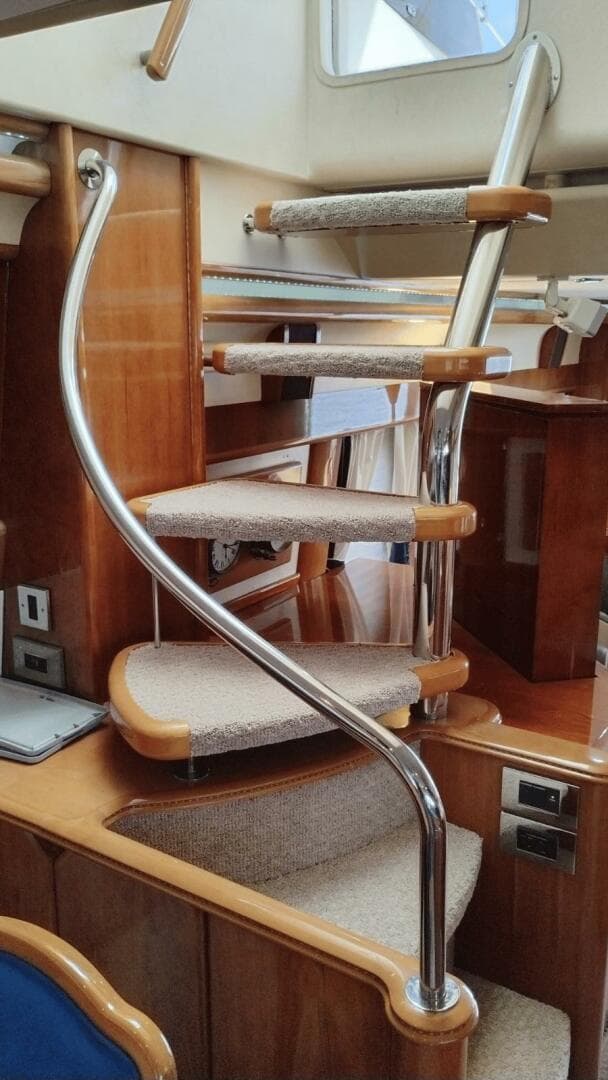 2001 Viking Princess 72 — photo 17