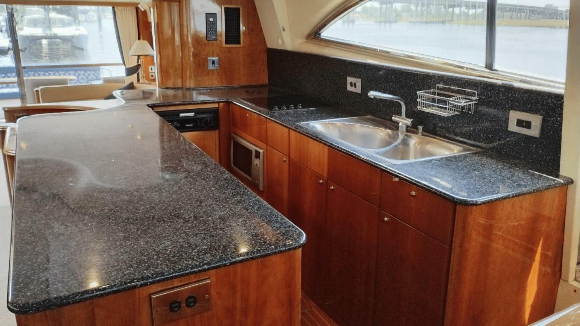2001 Viking Princess 72 — photo 19