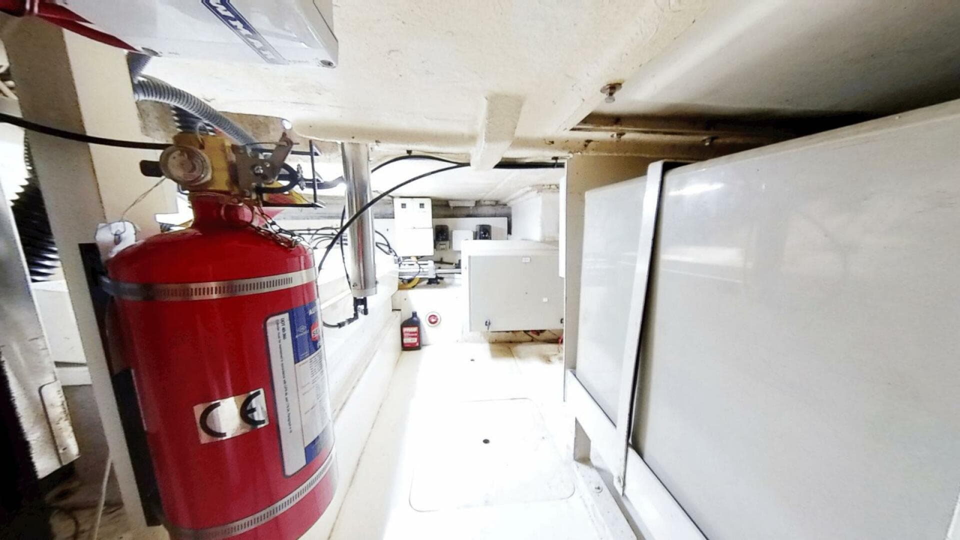 2001 Viking Princess 72 — photo 36