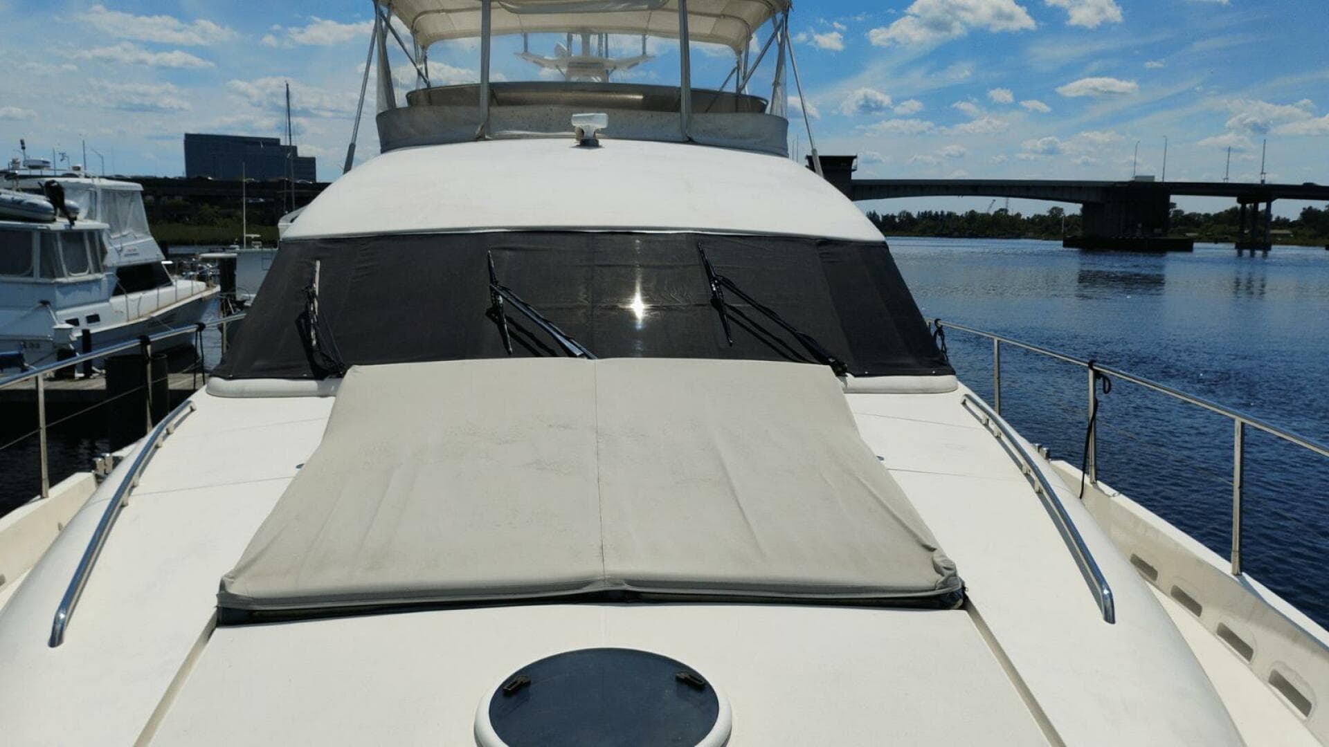 2001 Viking Princess 72 — photo 9