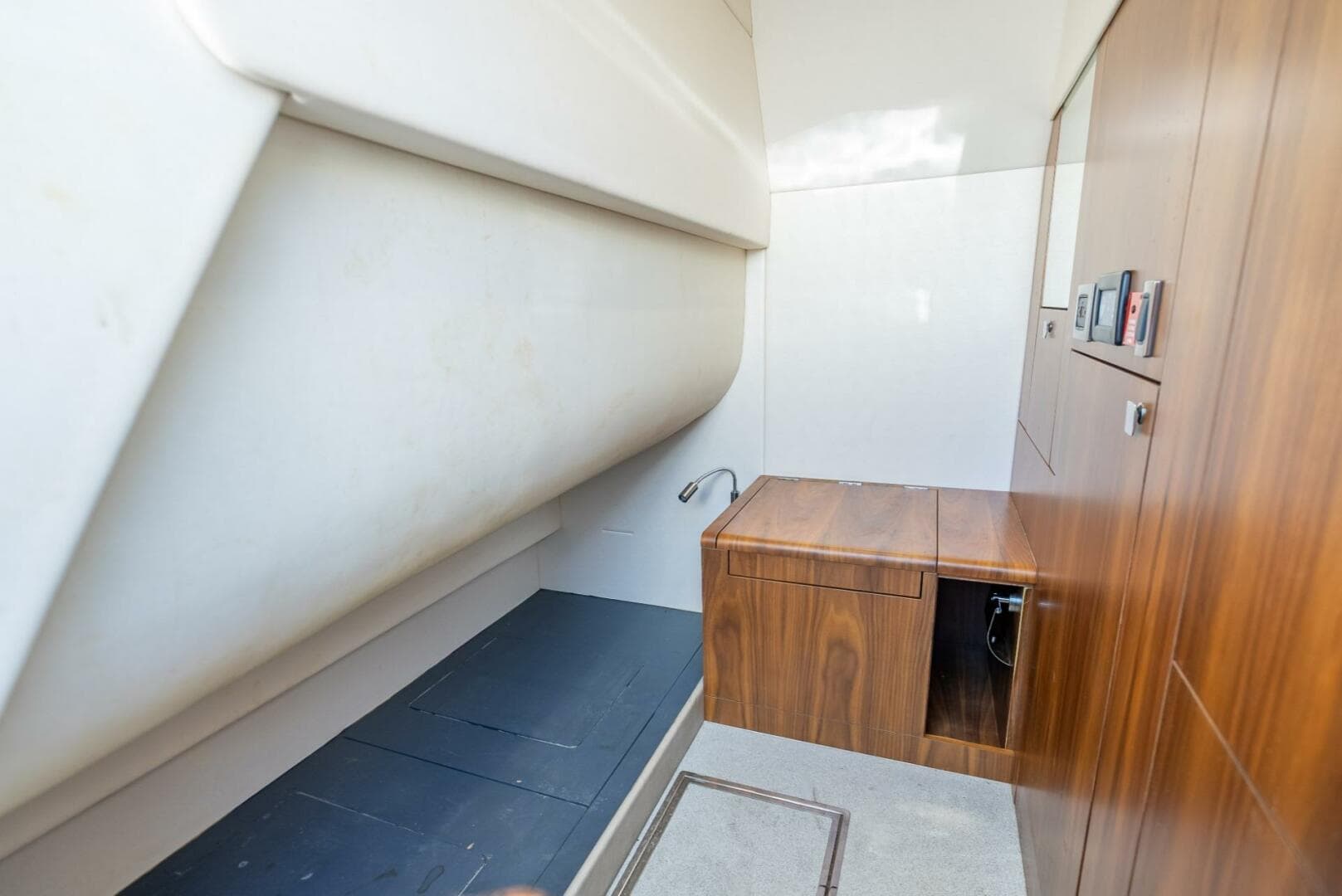 2018 Sunseeker Predator 57 — photo 75