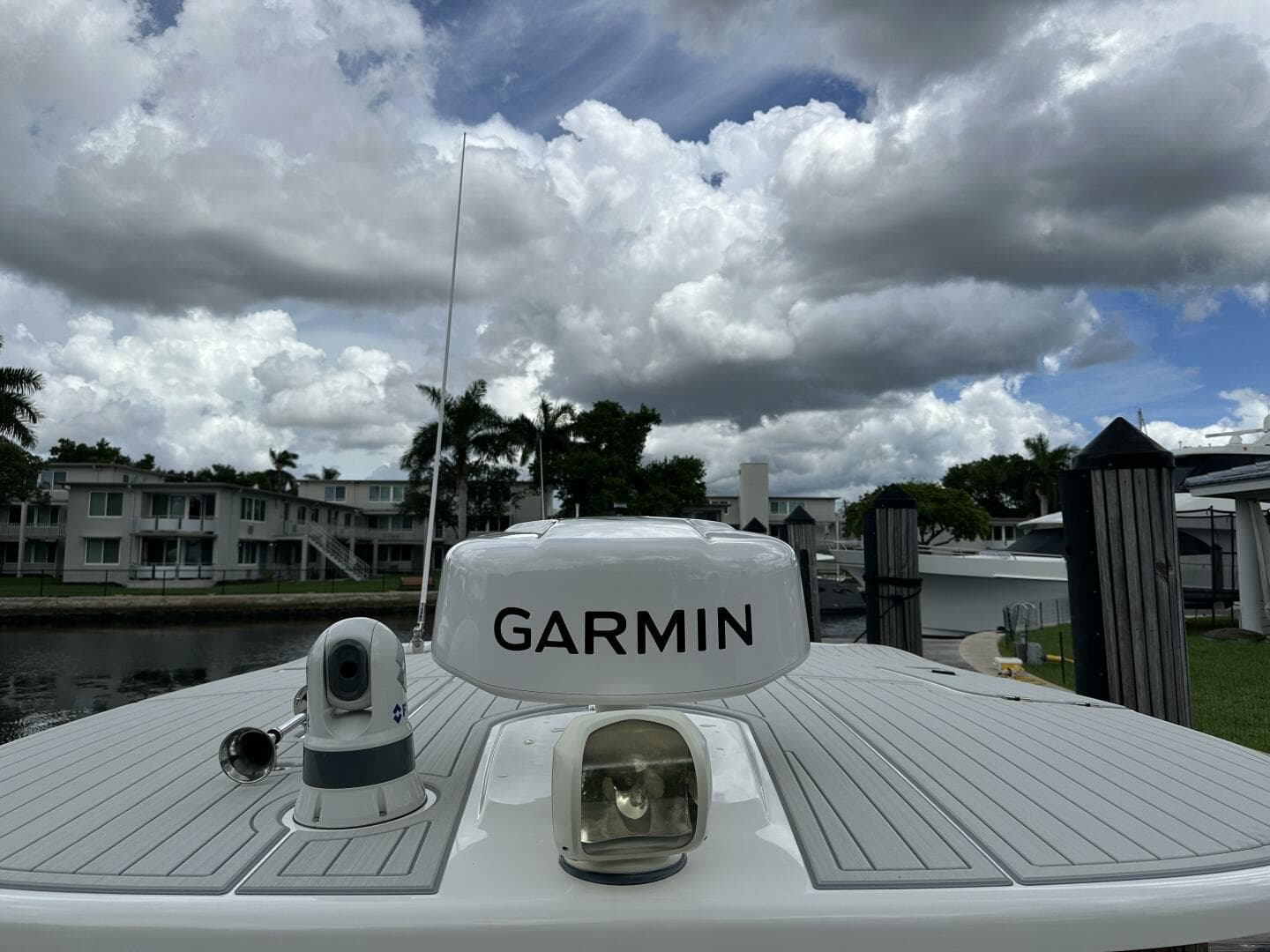 2015 Boston Whaler 370 Outrage — photo 20