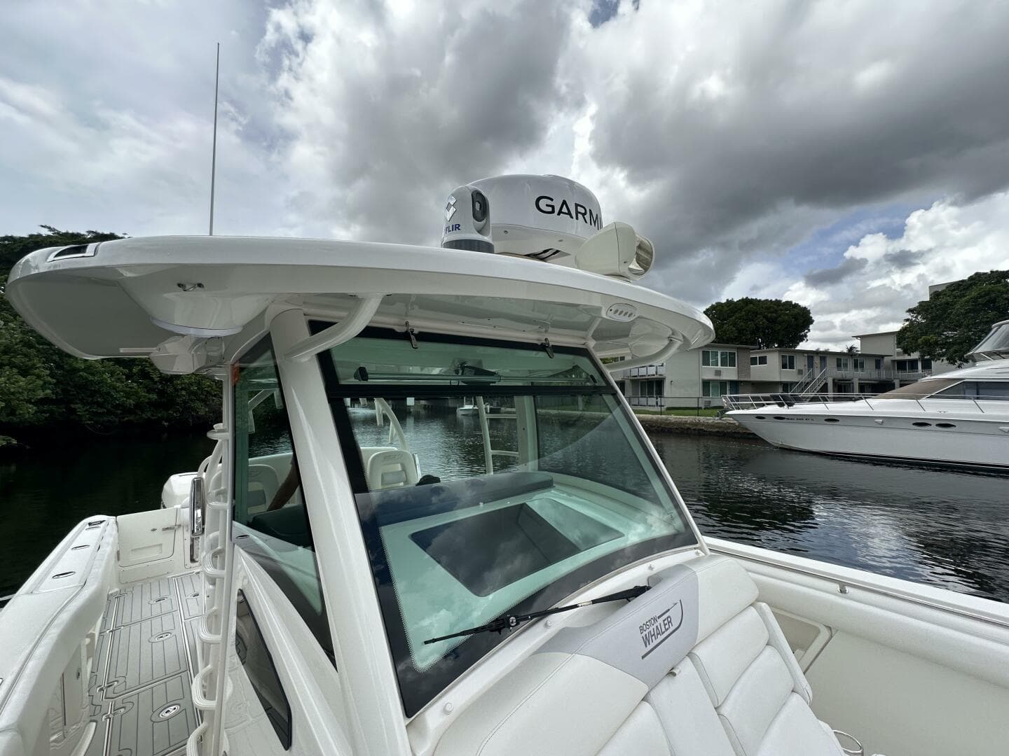 2015 Boston Whaler 370 Outrage — photo 14