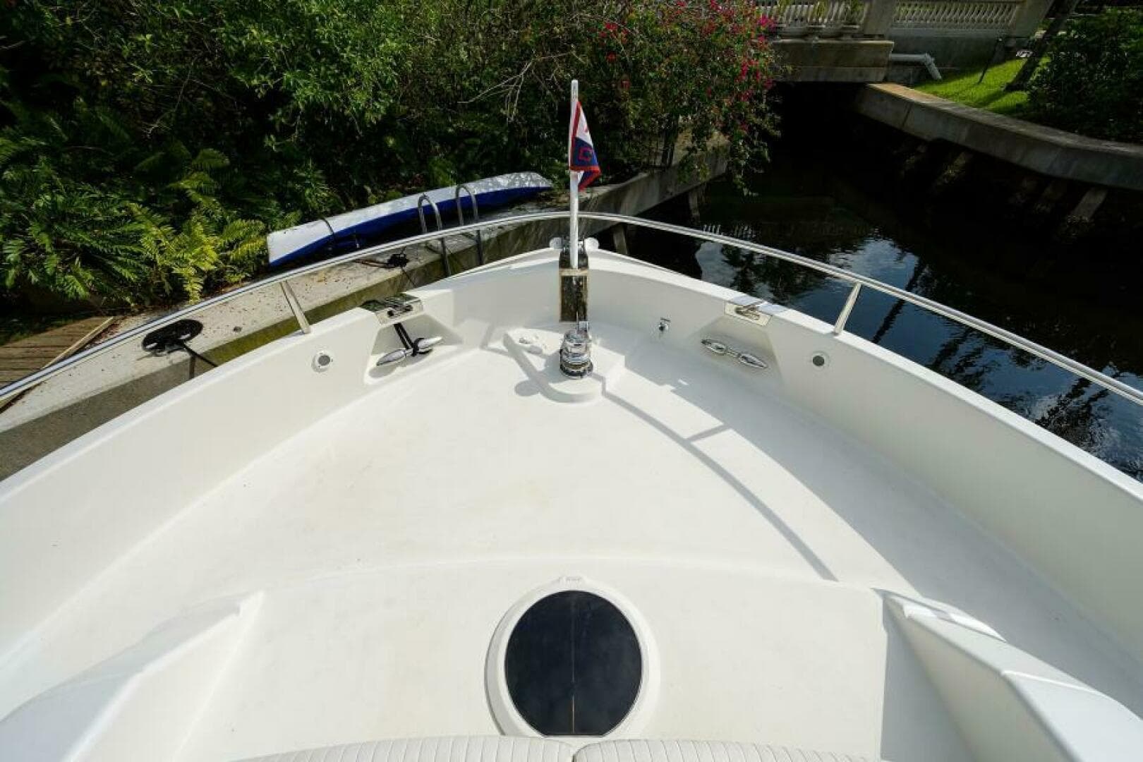 1998 Lazzara Yachts Cockpit — photo 40