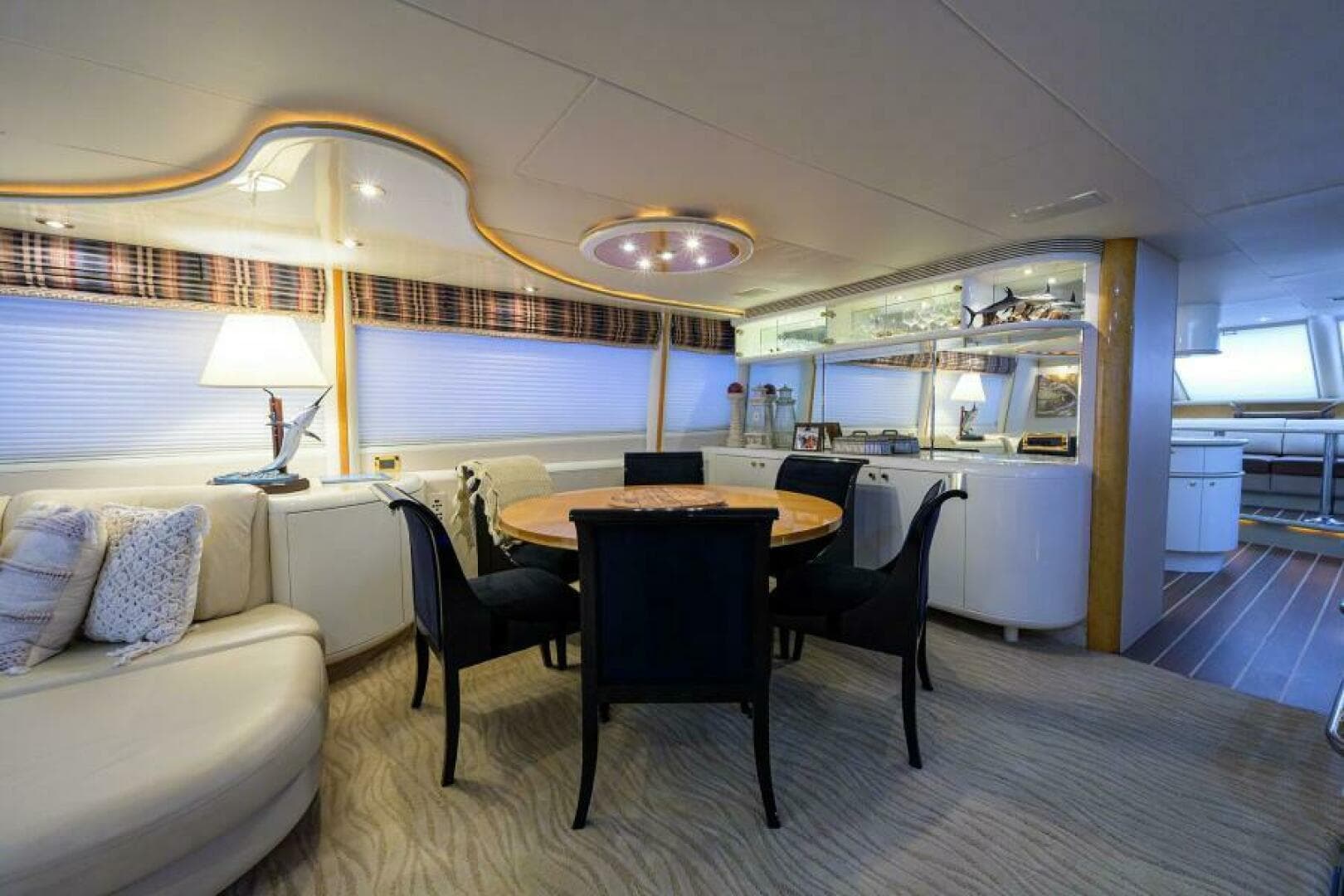 1998 Lazzara Yachts Cockpit — photo 6