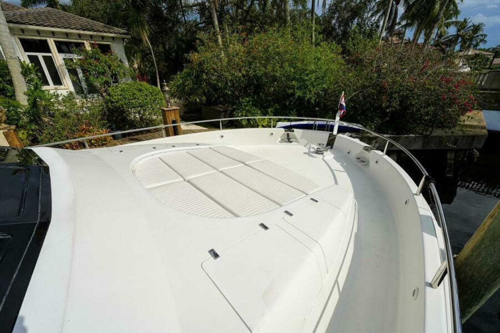 1998 Lazzara Yachts Cockpit — photo 39