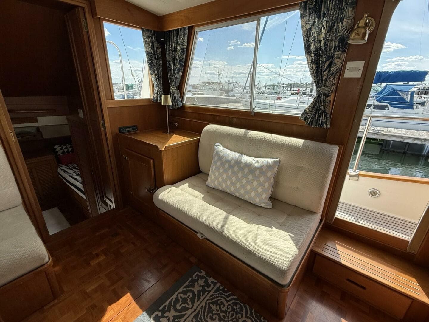 1999 Grand Banks 42 Classic — photo 31