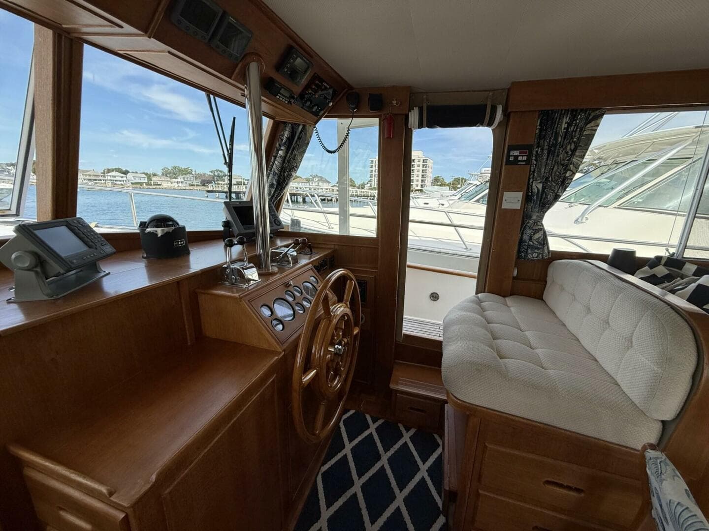 1999 Grand Banks 42 Classic — photo 33