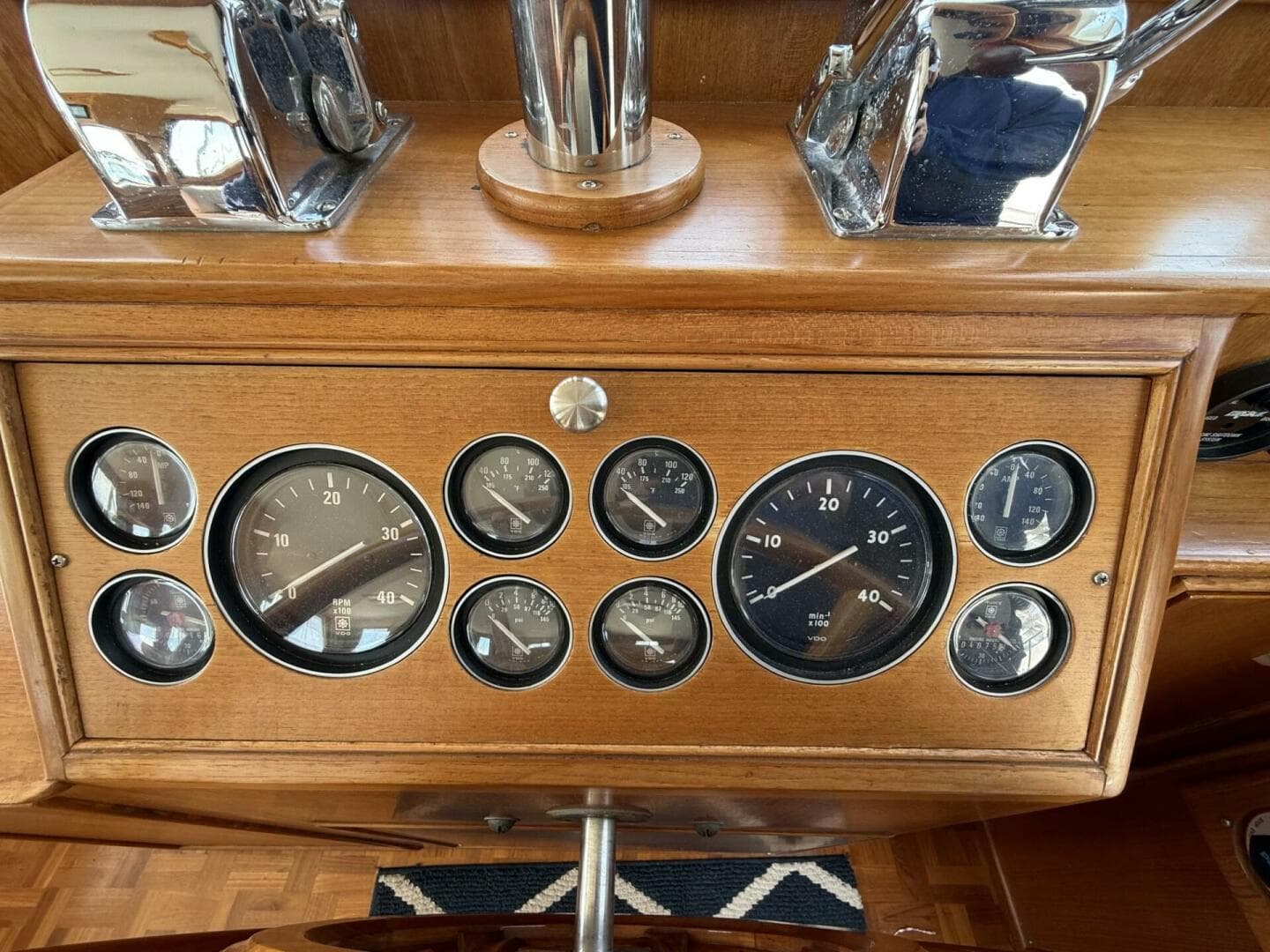 1999 Grand Banks 42 Classic — photo 35