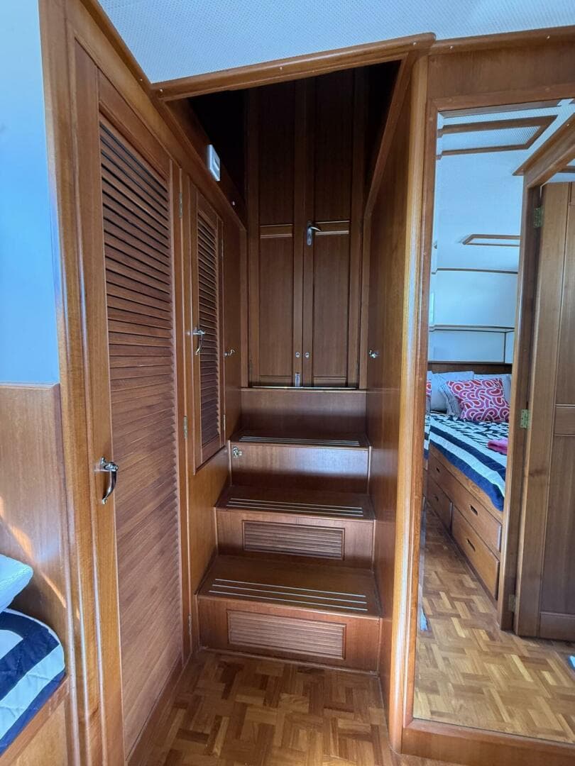 1999 Grand Banks 42 Classic — photo 55