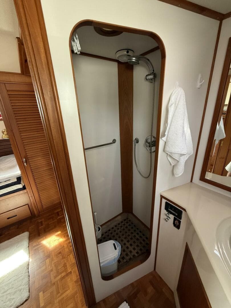 1999 Grand Banks 42 Classic — photo 57