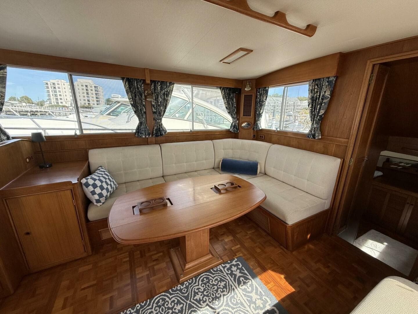 1999 Grand Banks 42 Classic — photo 30