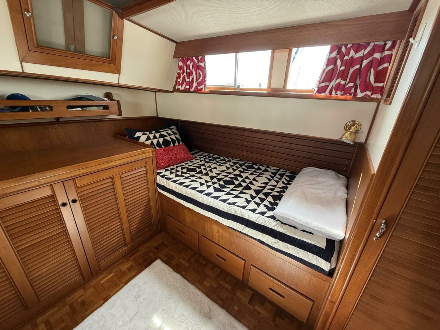 1999 Grand Banks 42 Classic — photo 52