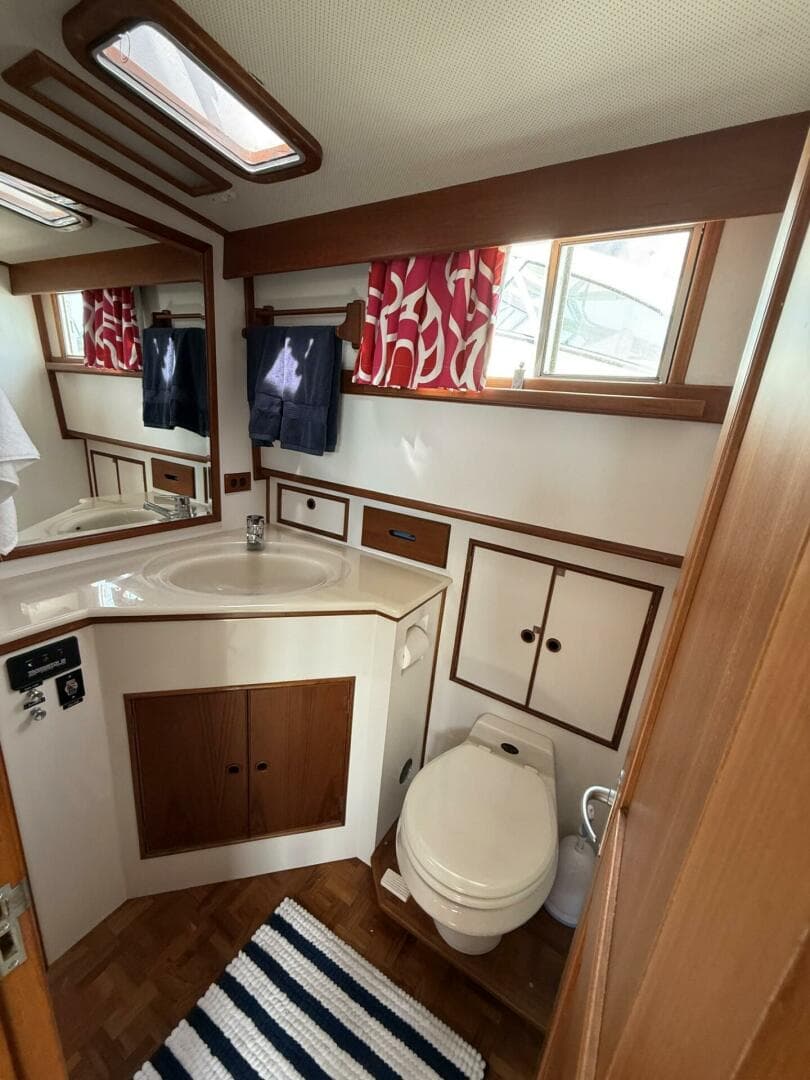 1999 Grand Banks 42 Classic — photo 56