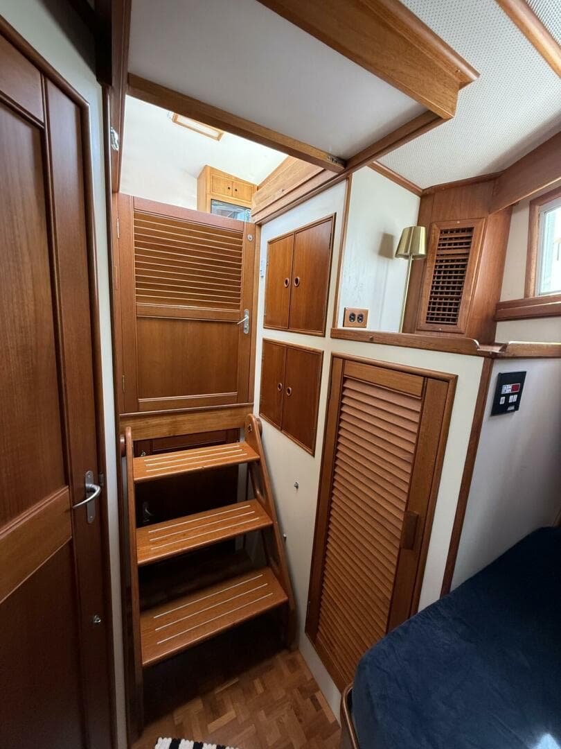 1999 Grand Banks 42 Classic — photo 47