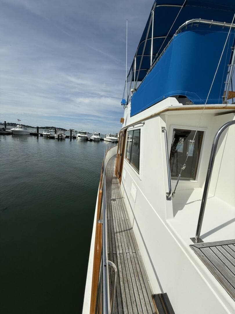 1999 Grand Banks 42 Classic — photo 15