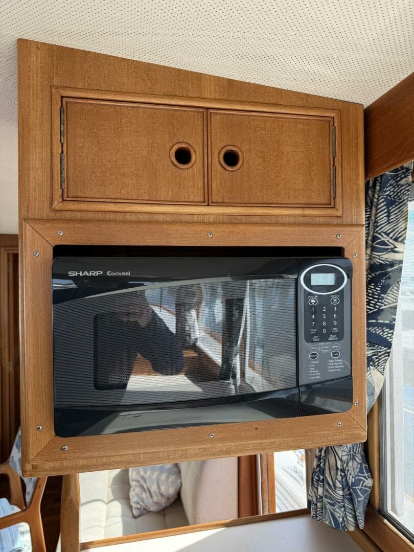 1999 Grand Banks 42 Classic — photo 40