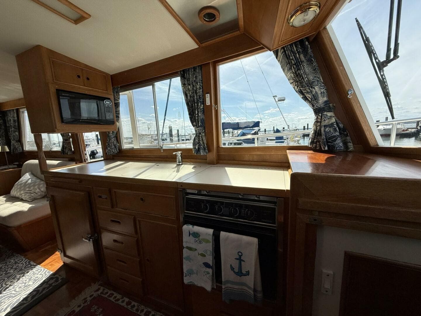 1999 Grand Banks 42 Classic — photo 39