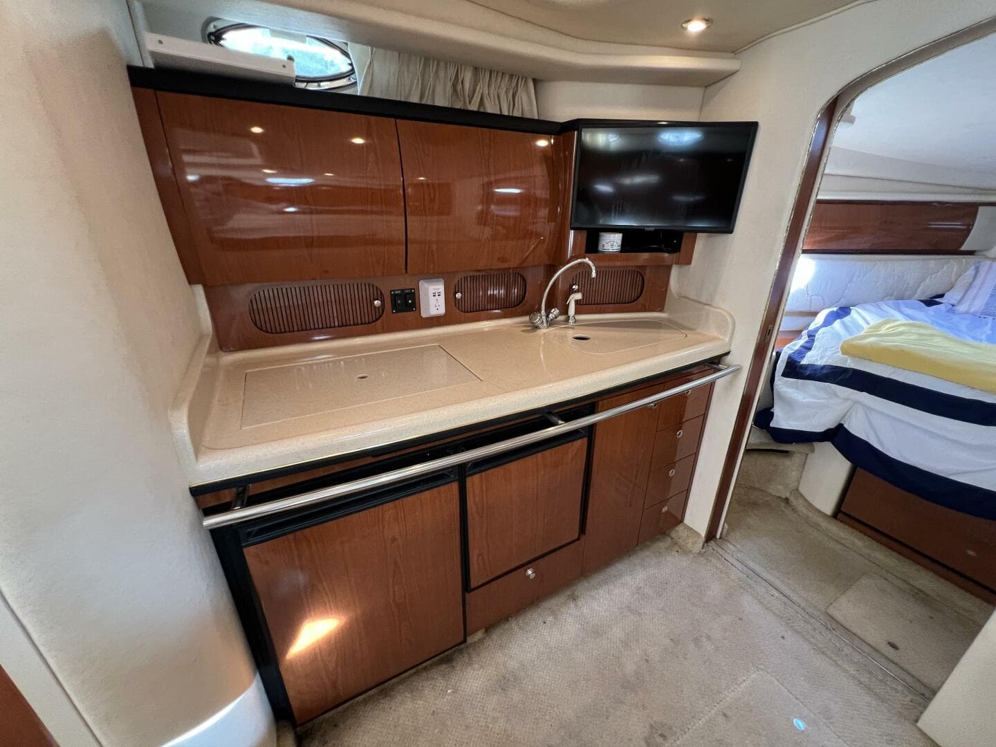 2002 Sea Ray 360 Sundancer — photo 19