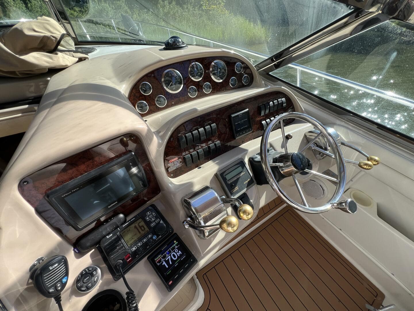 2002 Sea Ray 360 Sundancer — photo 15