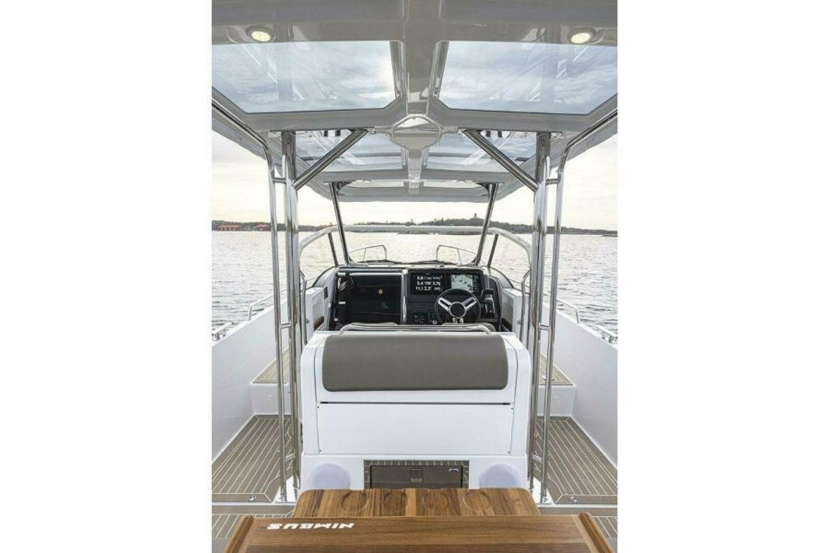 2025 Nimbus Tender 9 — photo 9