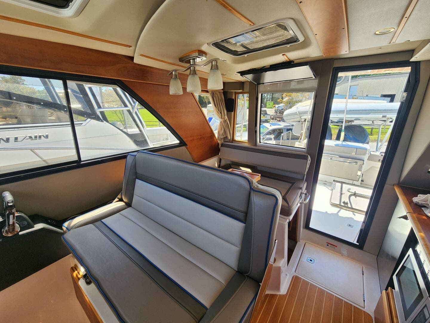 2020 Cutwater C-32 Cb — photo 9