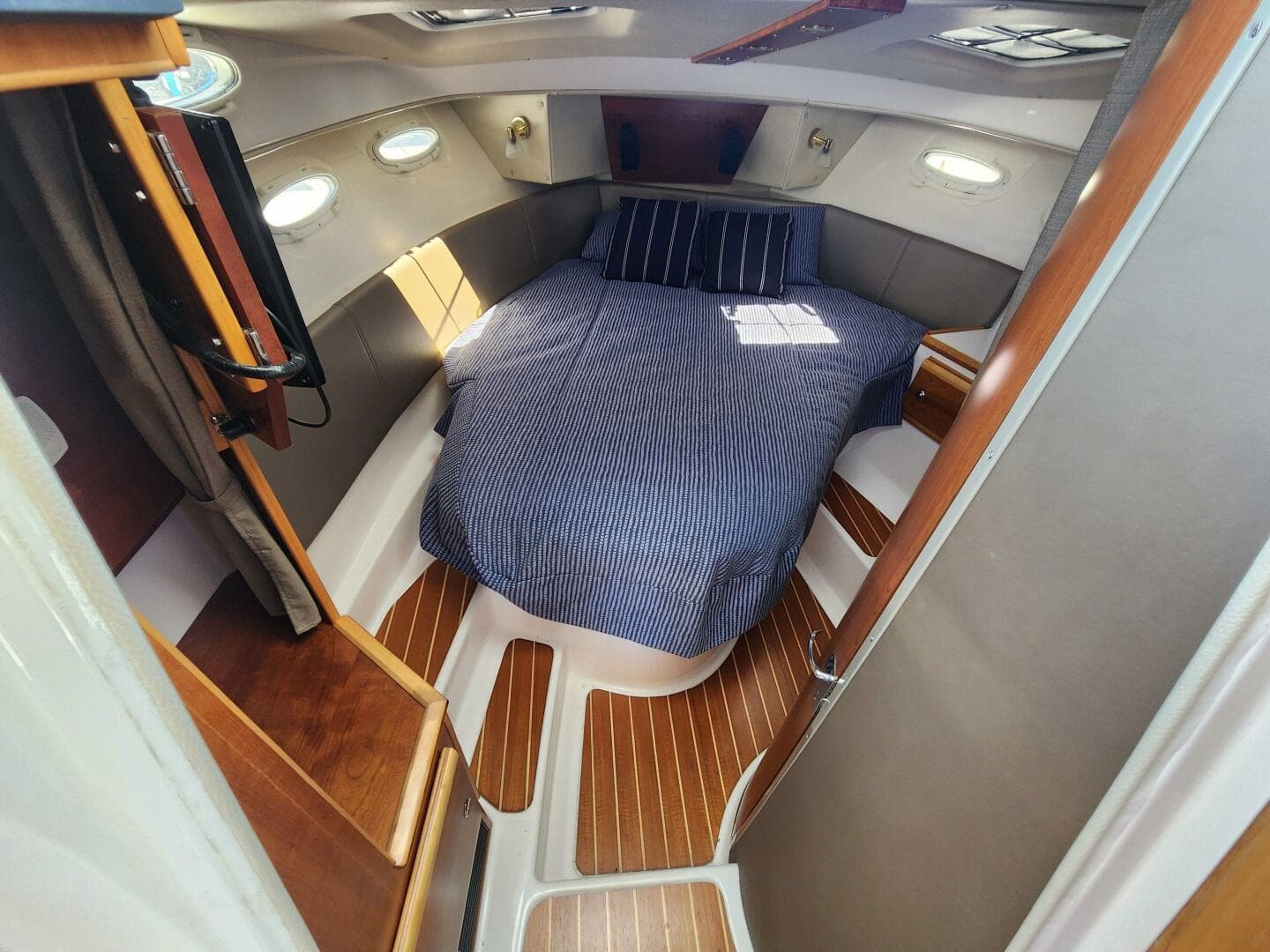 2020 Cutwater C-32 Cb — photo 14