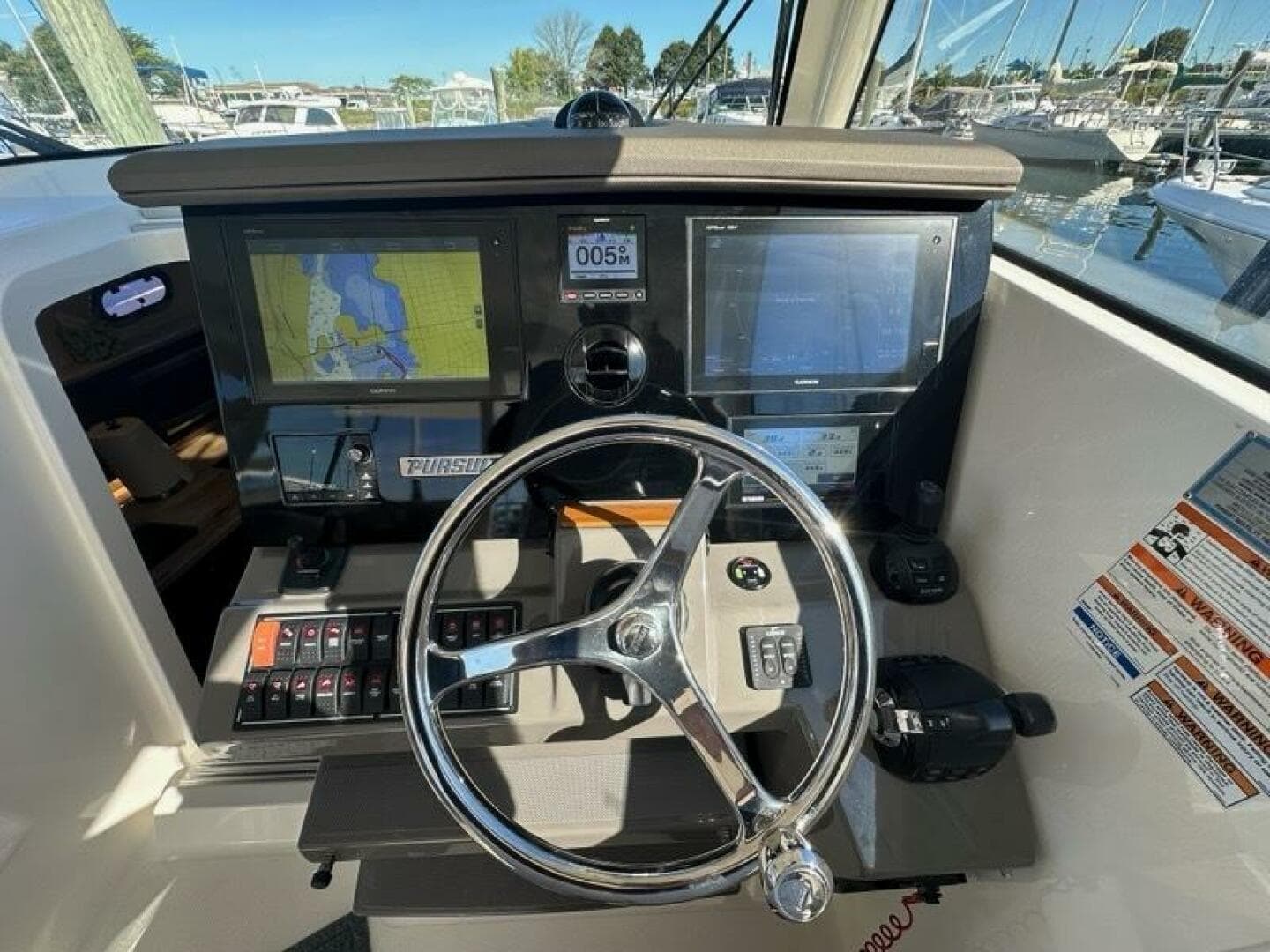 2020 Pursuit 355 OS — photo 8