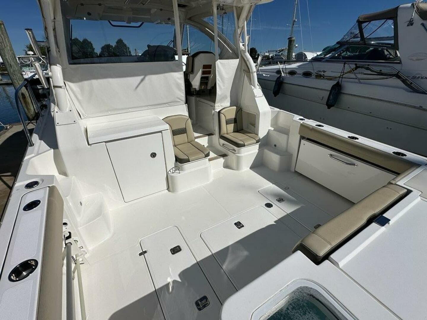 2020 Pursuit 355 OS — photo 34