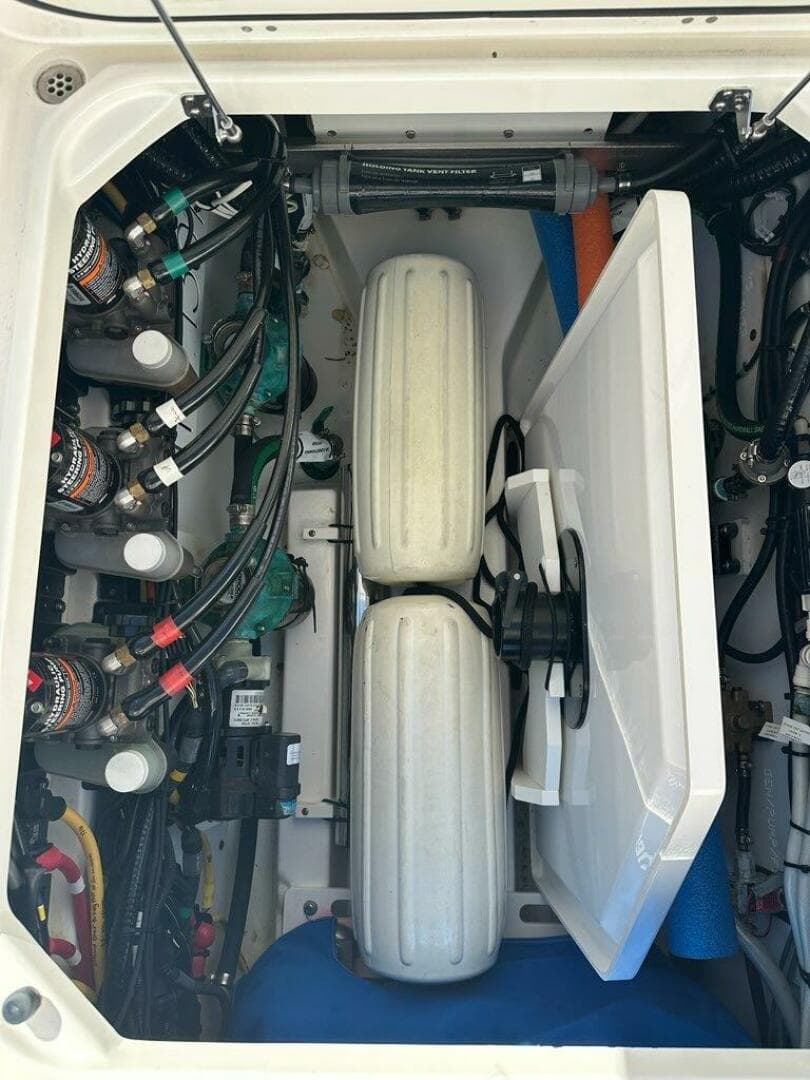 2020 Pursuit 355 OS — photo 39