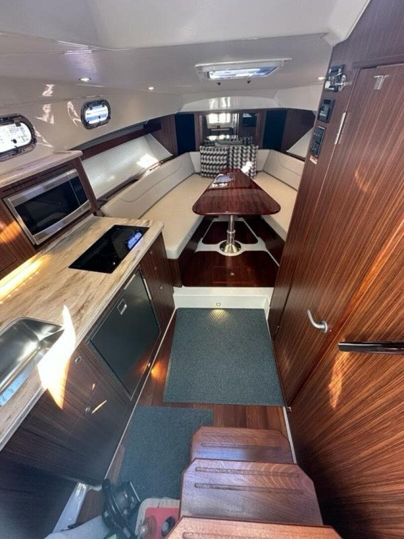 2020 Pursuit 355 OS — photo 17