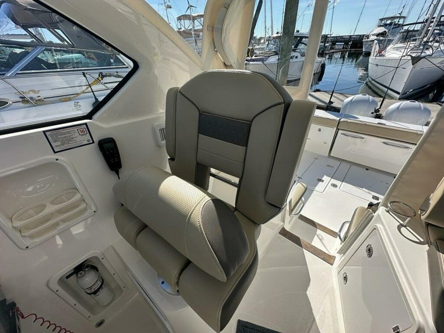 2020 Pursuit 355 OS — photo 16