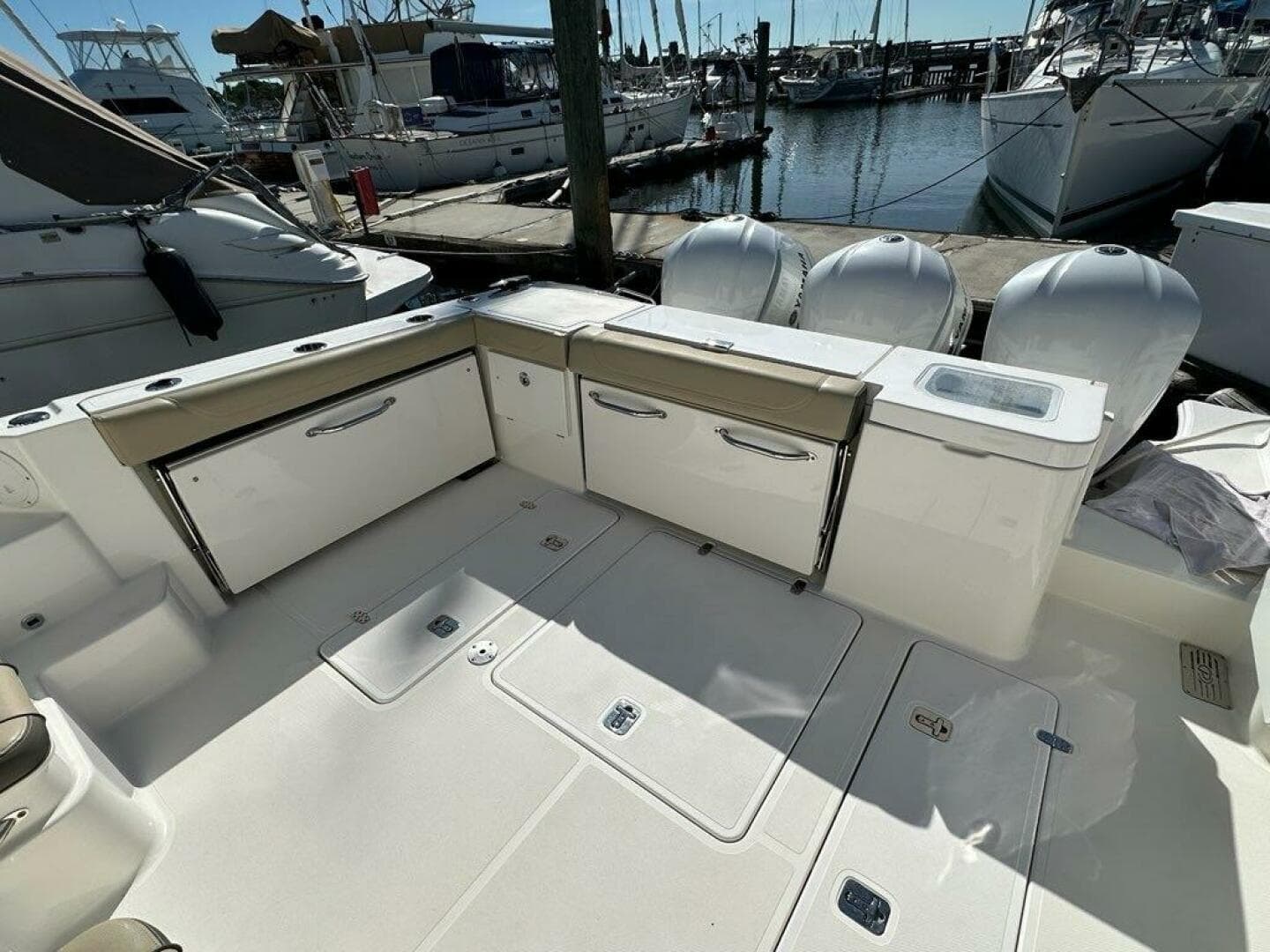 2020 Pursuit 355 OS — photo 35