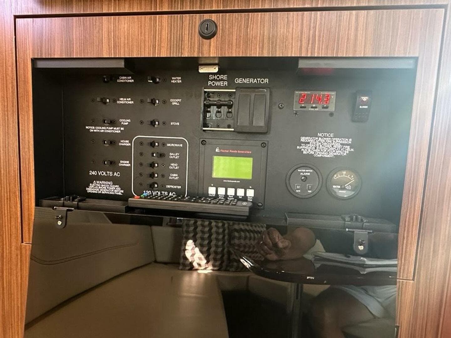 2020 Pursuit 355 OS — photo 21