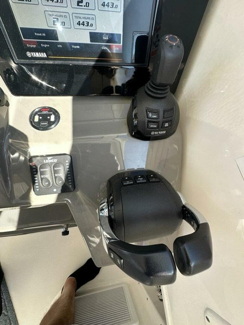 2020 Pursuit 355 OS — photo 11